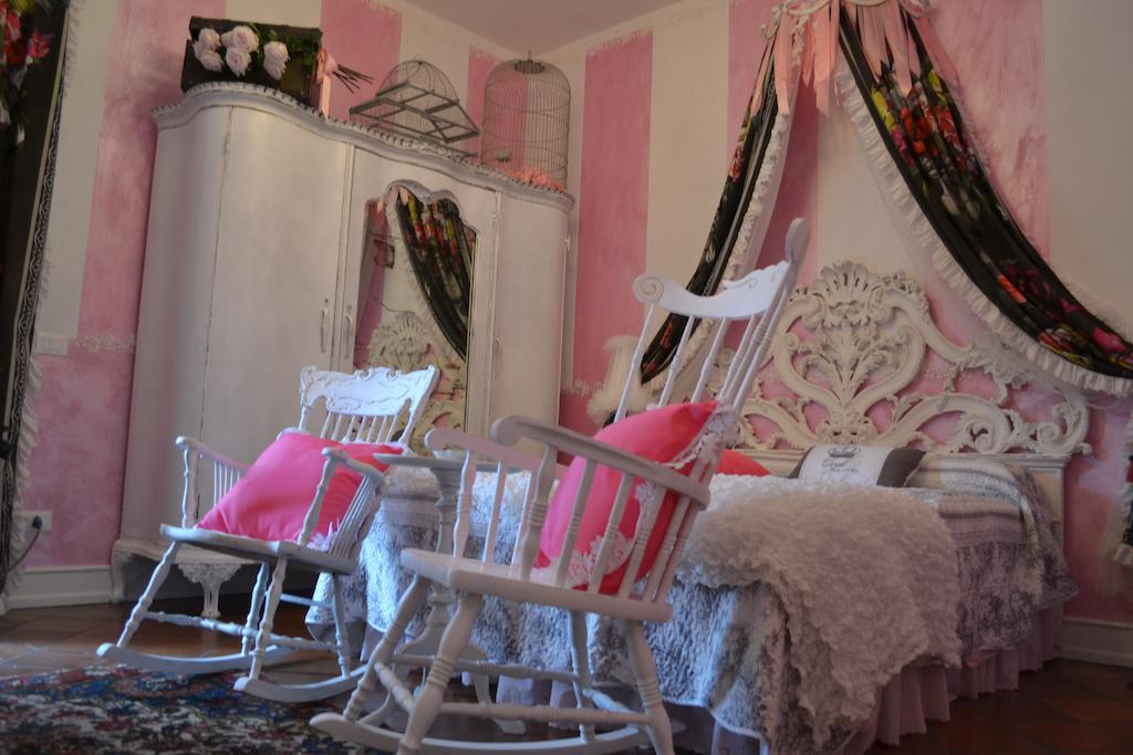 La Maison Delle Favole Desenzano del Garda Bilik gambar