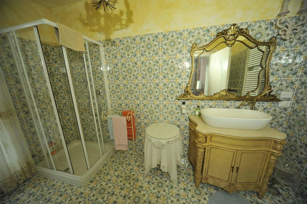 La Maison Delle Favole Desenzano del Garda Bilik gambar